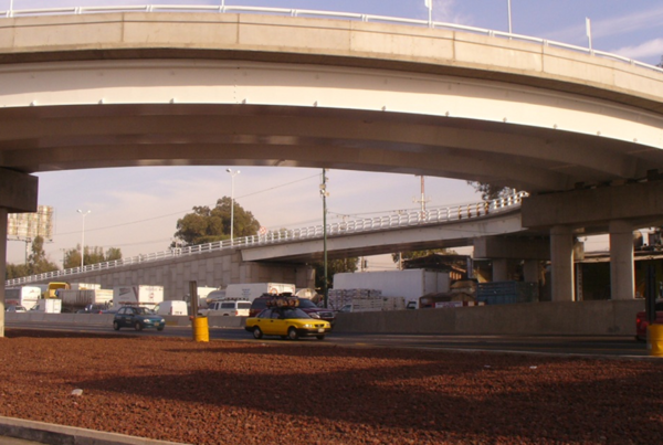 Paso a desnivel Retorno Oriente Colón y Periférico Sur Tlaquepaque