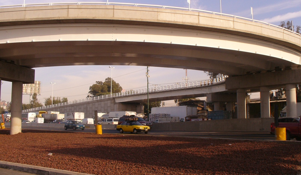 Paso a desnivel Retorno Oriente Colón y Periférico Sur Tlaquepaque